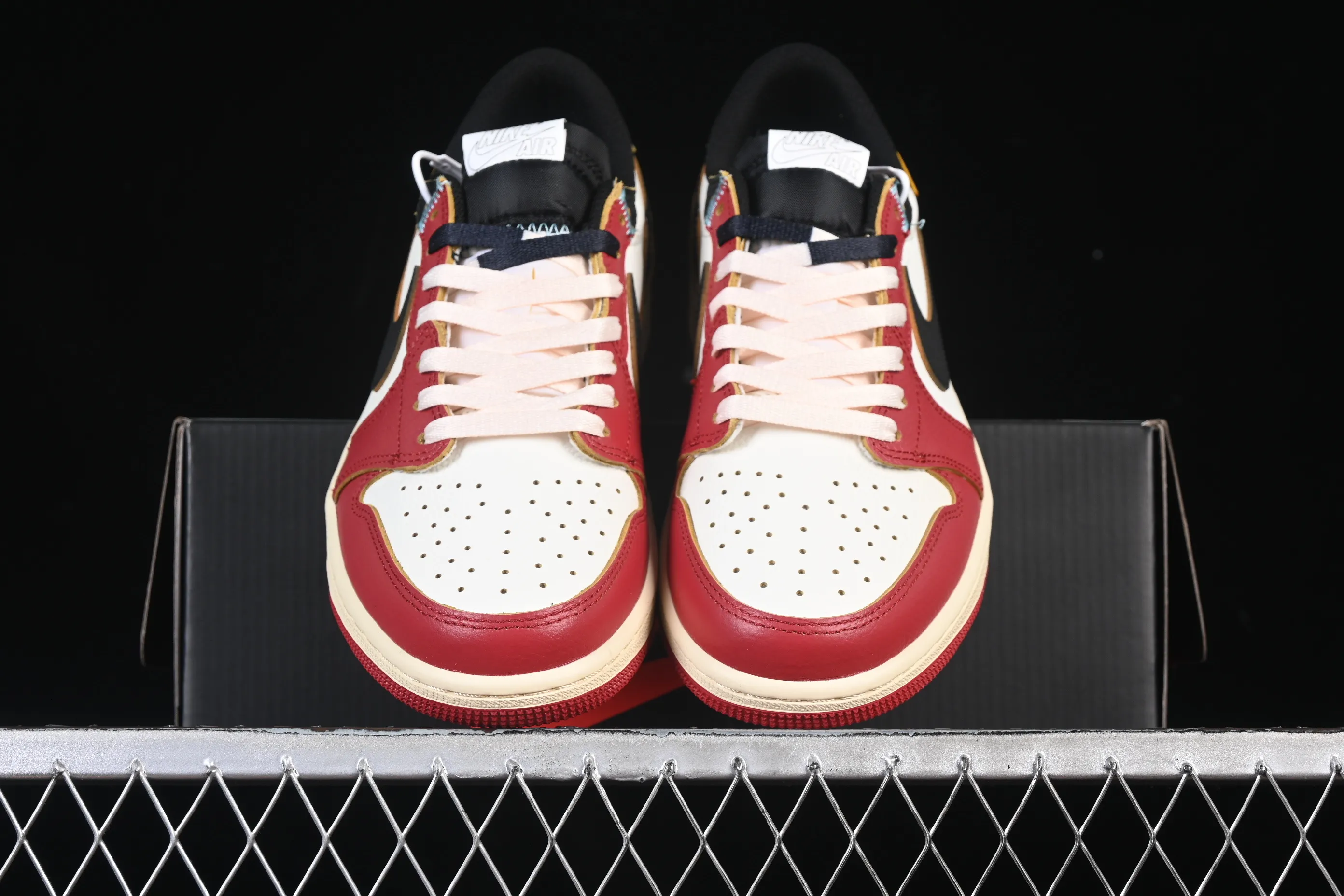 All categories Air Jordan Jordan series basketball shoes Air Jordan 1 Low Air Jordan 1 Low AJ1 Joe 1 UN white and red low-top cultural and casual sneakers HQ6998-600